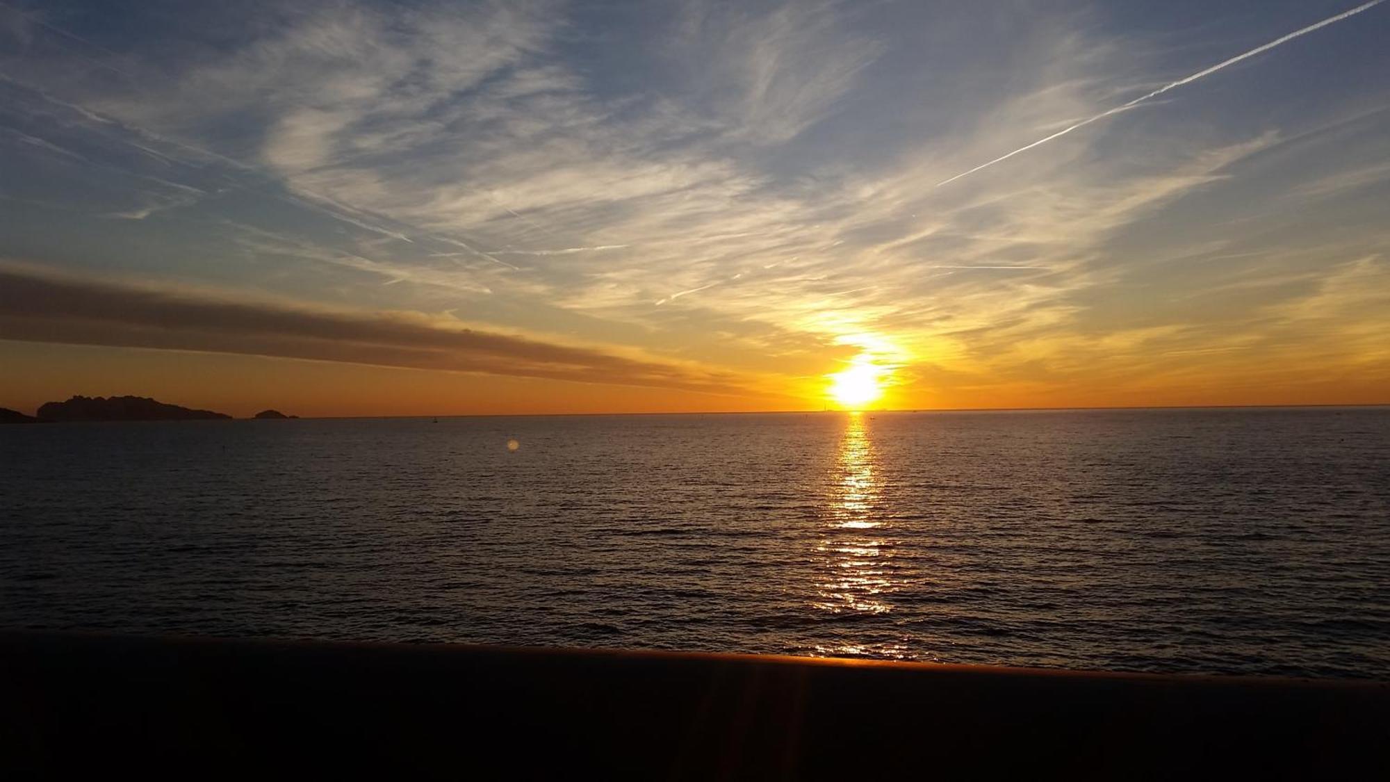 Sublime Vue Mer,Parking,Wifi Frejus Bagian luar foto