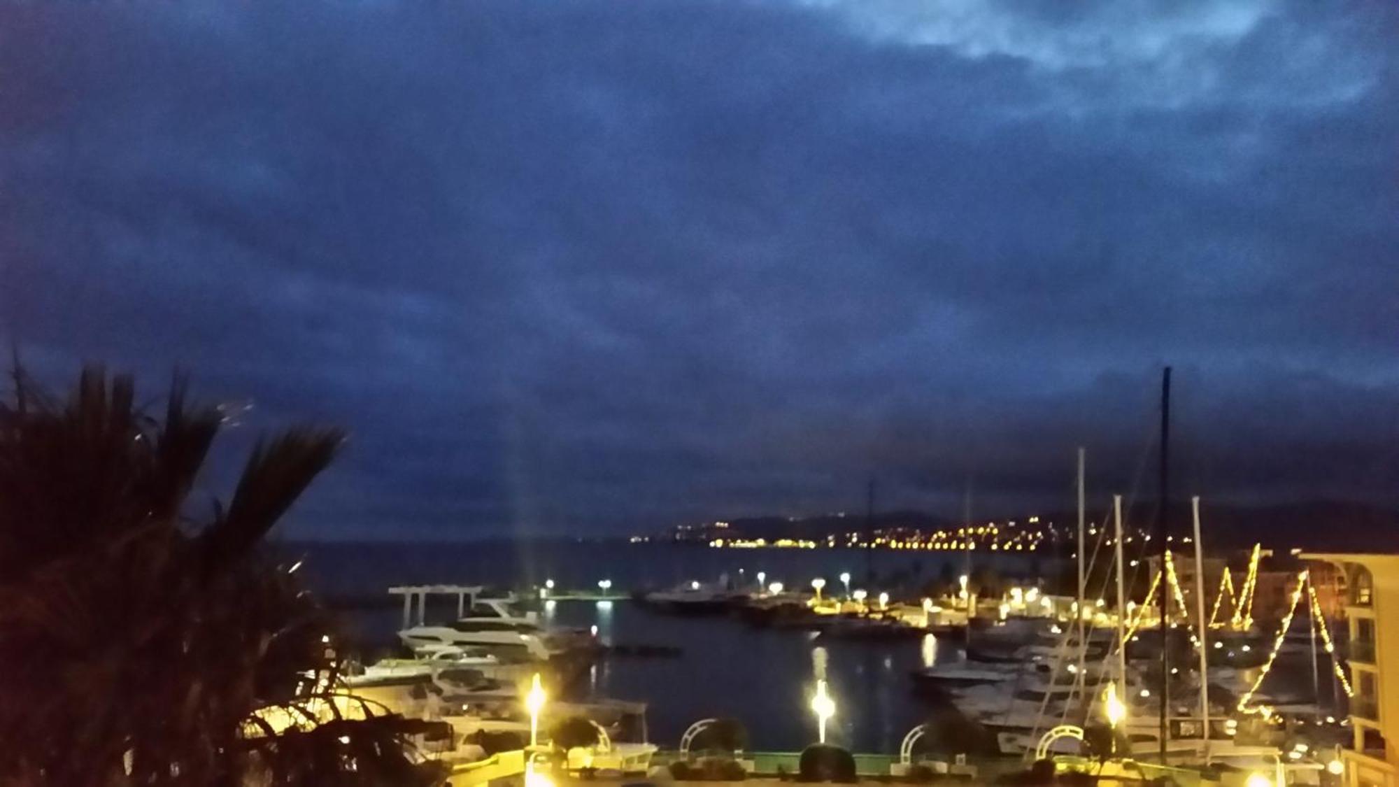 Sublime Vue Mer,Parking,Wifi Frejus Bagian luar foto